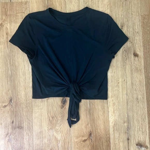 Lululemon cropped tee 6 - Picture 2 of 2
